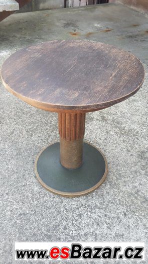 Secesní stolek z konce 19. stol