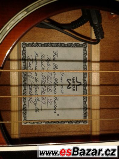 Tenorova kytara, Amistar - Wood Tenor sunburst.