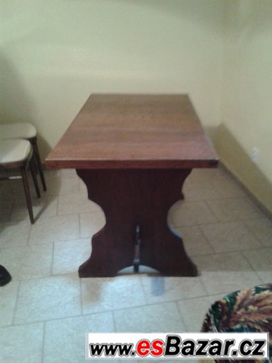Starožitný stůl s lavicí