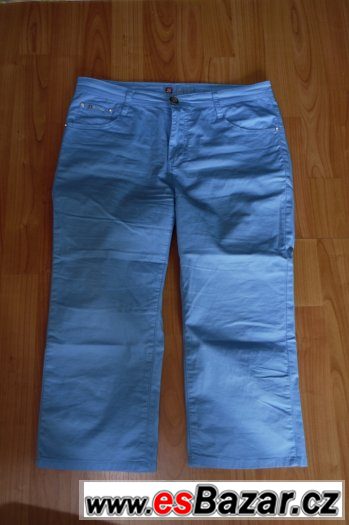 modre-platene-kalhoty