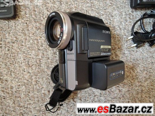 Skvělá videokamera Sony DCR-PC330E Camcorder