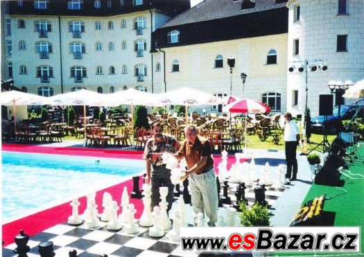 velke-zahradni-sachy