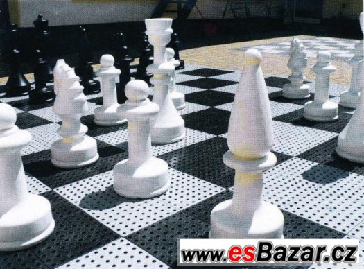VELKÉ ZAHRADNÍ ŠACHY VELKÉ ZAHRADNÍ ŠACHY