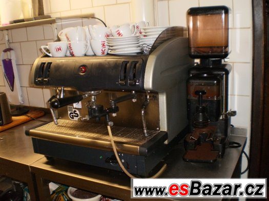 Kávovar Espresso FAEMA typ DUE - S,změkčovač,mlýnek