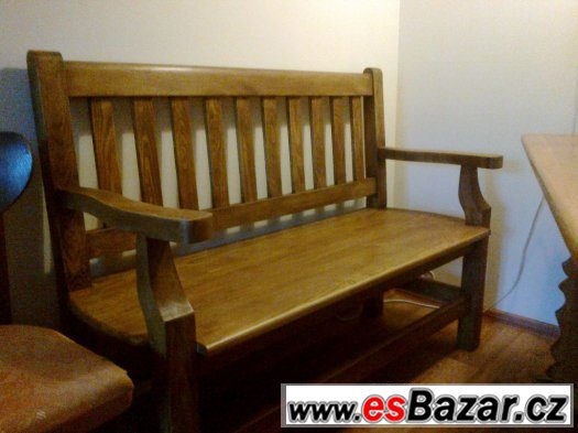 Dřevěná kuchyňská lavice