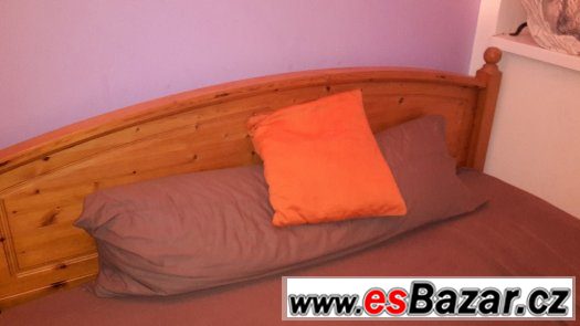 Masivní rám postele z borovice bez roštu
