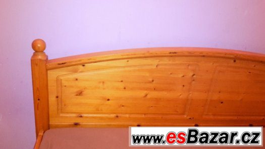 Masivní rám postele z borovice bez roštu