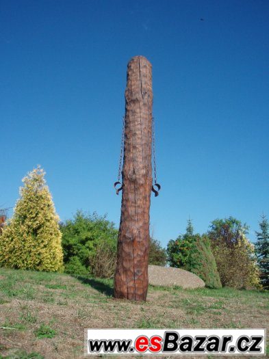 Zahradní dekorace, pranýř 240 cm, sochy do zahrady.