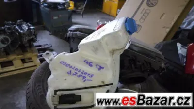 nádobka ostřikovače Audi