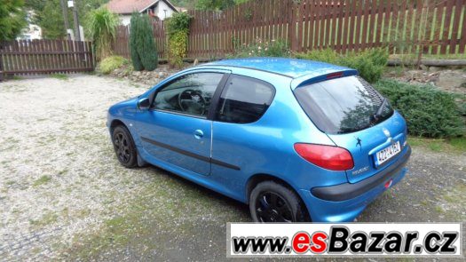 Peugeot 206 1,4i, 55kw, rv. 2003, nová stk, najeto 91000km Peugeot 206 1,4i, 55kw, rv. 2003, nová stk, najeto 91000km