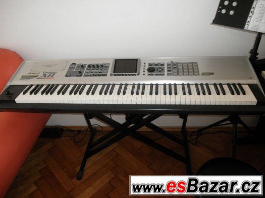 NOVÁ CENA - Roland Fantom X8