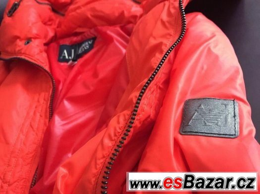 Lux.Original perova bunda zn.Armani ,vel.S/M Lux.Original perova bunda zn.Armani ,vel.S/M