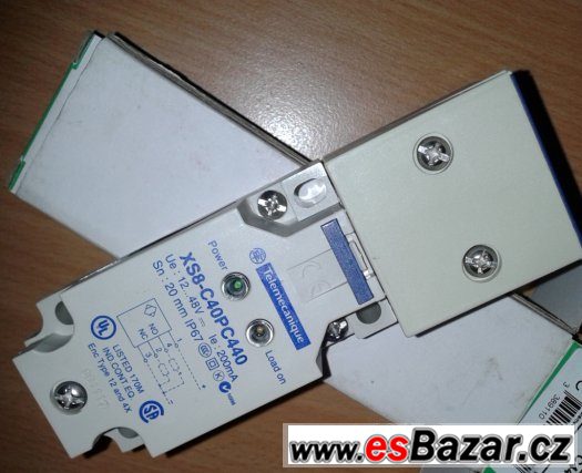 Indukční čidlo   XS8C40PC440  Schneider - Electric