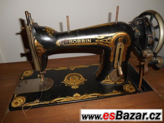 Starožitný šicí stroj značky BOBBIN