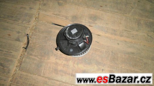 Prodám náhradní díly Renault-ventilátor topení a klimatizace Prodám náhradní díly Renault-ventilátor topení a klimatizace