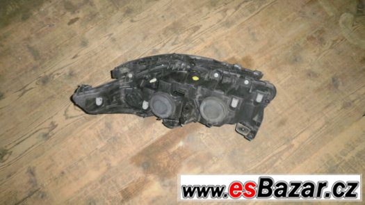 Prodám náhradní díly Renault-přední světla Laguna II Prodám náhradní díly Renault-přední světla Laguna II
