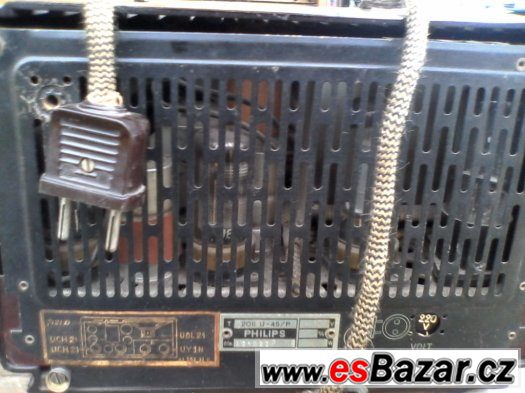 Stará bakelitová radia a jiná