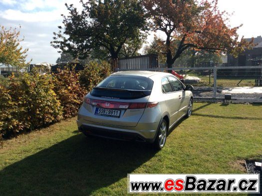 HONDA CIVIC 1.8 i-VTEC SPORT ,1.MAJITEL ,CR