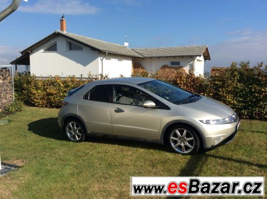 HONDA CIVIC 1.8 i-VTEC SPORT ,1.MAJITEL ,CR