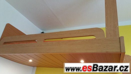 POSTEL ZÁVĚSNÁ POSTEL ZÁVĚSNÁ