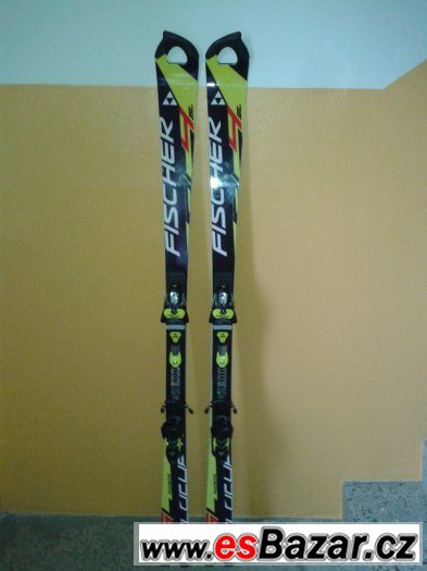 Prodám slalomové závodní lyže Fischer Worldcup SL - 165 cm