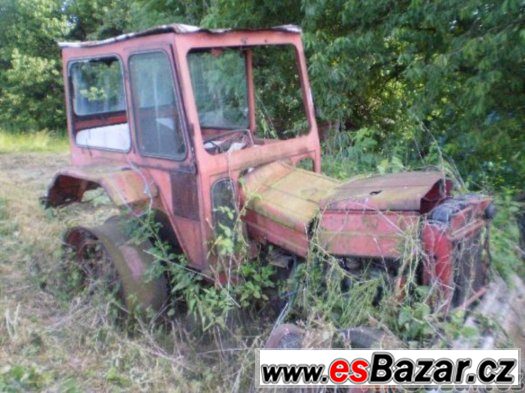 rumun-rumunsky-traktor-utb-4x4