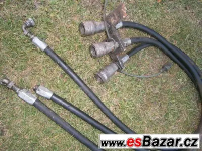rozvadec. rychlospojky hadice na hydrauliku
