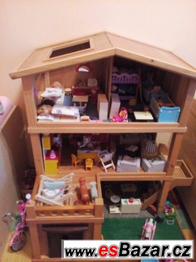 Domeček ..dům  pro panenky dřevěný