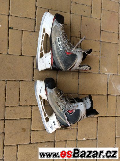 Bauer VAPOR X30 brusle hokejové 10EE Bauer VAPOR X30 brusle hokejové 10EE