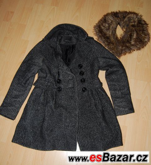 Krásný zimní kabátek s kožešinkou vel.36/38 Krásný zimní kabátek s kožešinkou vel.36/38