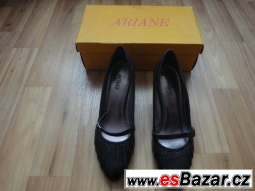 nové boty Ariane, velikost 40 i s krabicí, původní cena 499,