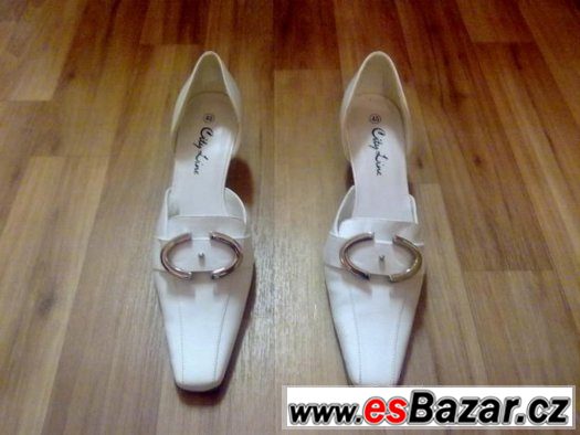 nové bílé boty city line, velikost 40. Délka stélky 29cm. Př