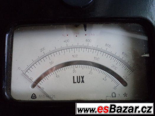 Starý měřící přístroj na světlo - Lux metr
