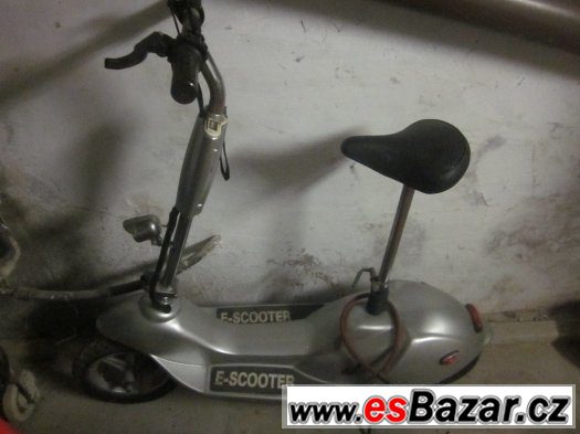 e-scooter-elektricky-skutr