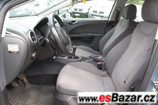 Seat Leon 1,6 Stylance - dvouzónová klima