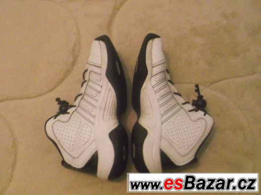 Nádherné boty na basketball - Adidas vel. 31,5