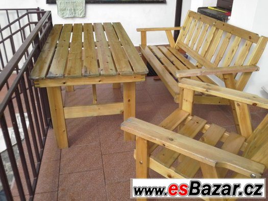 Prodám zahradní nábytek: stůl + lavice + 2x křeslo dřevo mas