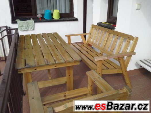 Prodám zahradní nábytek: stůl + lavice + 2x křeslo dřevo mas