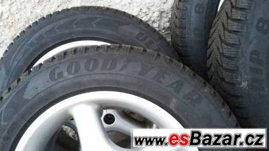 zimní vzorek 8mm Good Year Ultragrip 205/60/15 + disky 5x120 zimní vzorek 8mm Good Year Ultragrip 205/60/15 + disky 5x120