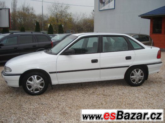 PRODAM DILY NA OPEL ASTRA  F 1,7TD -SEDAN