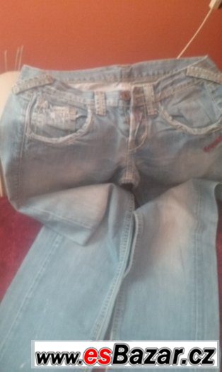 značkové džíny