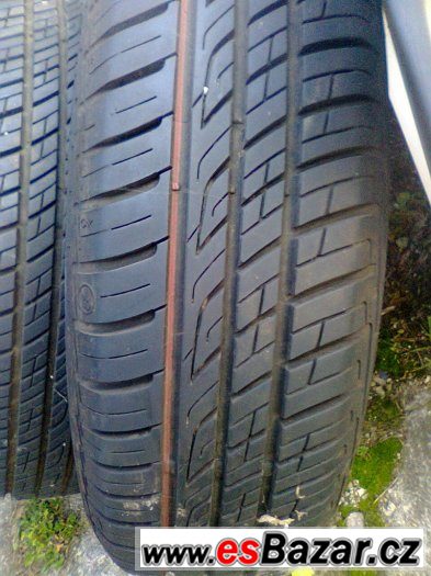 Prodám pneumatiky pro auto typ Felicie Prodám pneumatiky pro auto typ Felicie