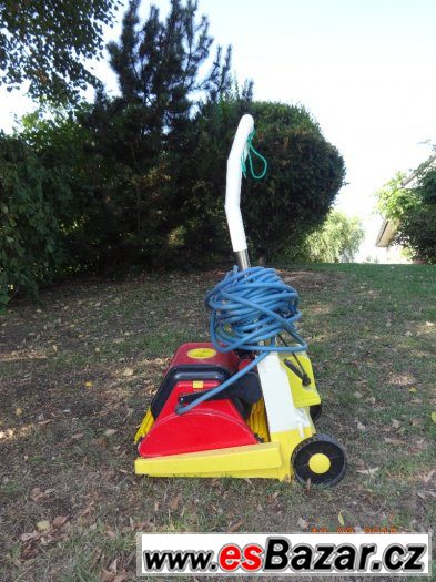 Bazénový automatický vysavač Dolphin Dynamic 3002 Bazénový automatický vysavač Dolphin Dynamic 3002