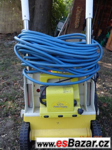 Bazénový automatický vysavač Dolphin Dynamic 3002 Bazénový automatický vysavač Dolphin Dynamic 3002