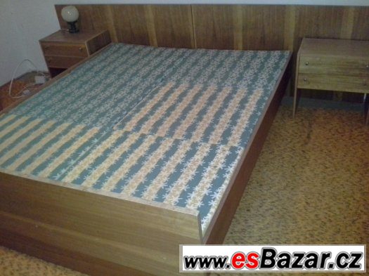 Prodám postel a matrace Prodám postel a matrace