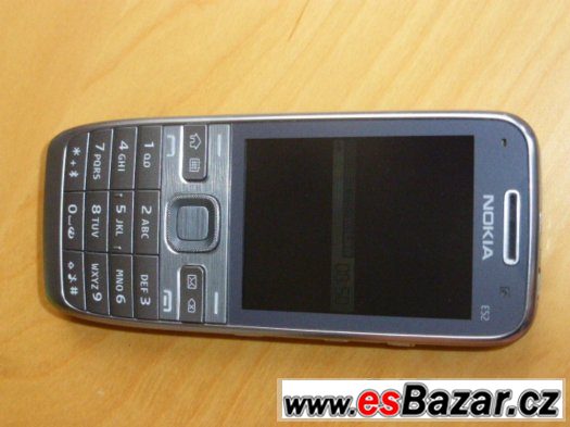 Nokia E52