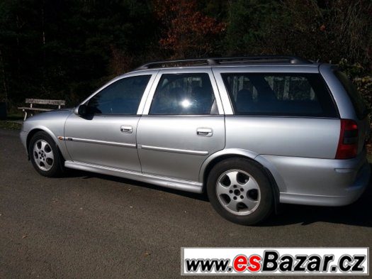 Opel Vectra Caravan 1.6 16v edice 100 pouze 109000km