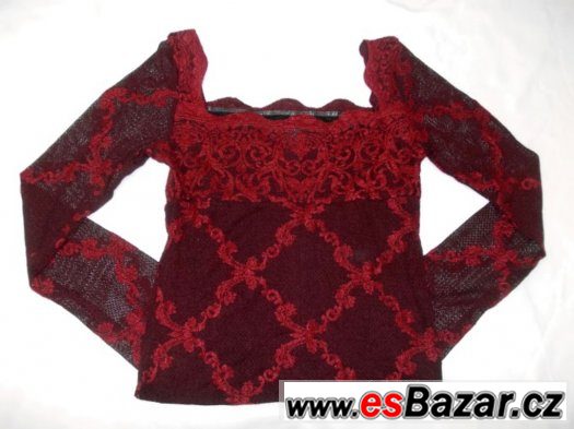Dámské vínově červené triko MODA INTRANITONAL - M Dámské vínově červené triko MODA INTRANITONAL - M