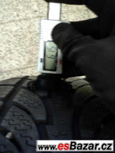 3x zimní 255/55/18 NOKIAN 6,9mm POUZE TŘI KUSY 3x zimní 255/55/18 NOKIAN 6,9mm POUZE TŘI KUSY
