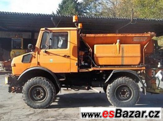 Unimog posypový vůz